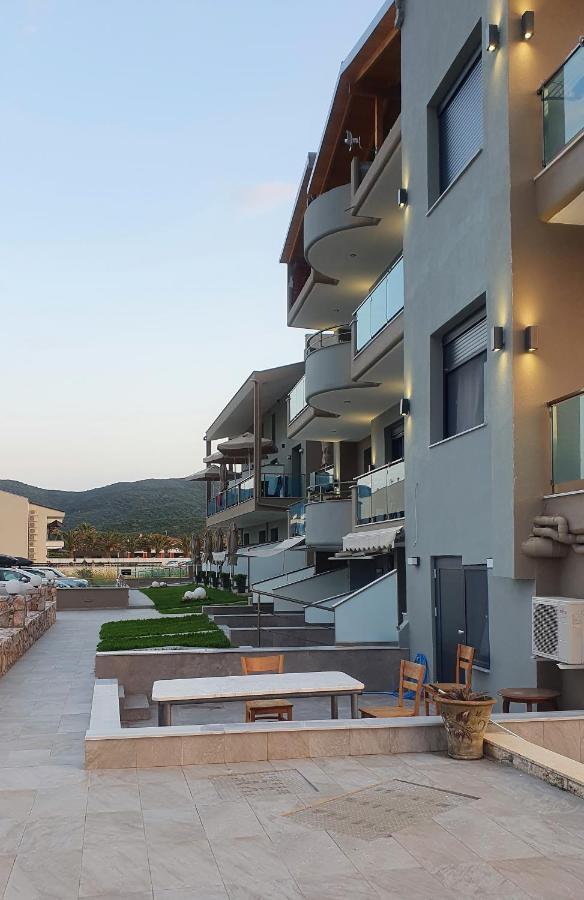 Vrahakia Beach Сарти Екстериор снимка